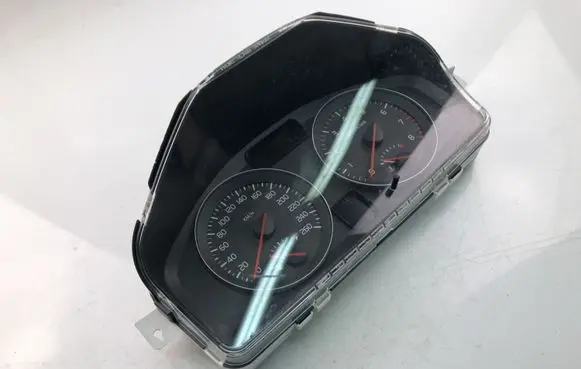 Volvo V50 Speedometer (instrument cluster) 30765308