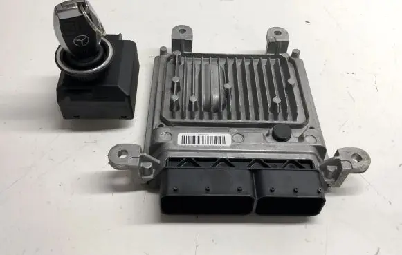 Mercedes-Benz CLS C218 X218 Engine ECU kit and lock set A6519007500