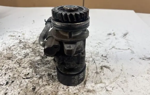 Volkswagen Touareg I Power steering pump 7L6422153E 1102F