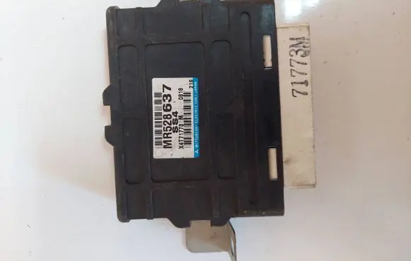 Mitsubishi Pajero Gearbox control unit/module MR528637 71773M