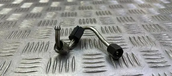 Skoda Octavia Mk3 (5E) Fuel injector supply line/pipe 