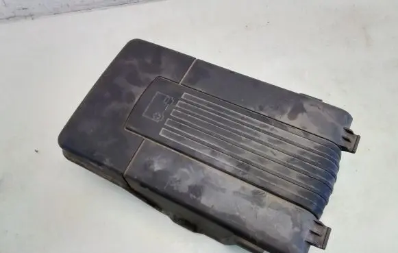 Volkswagen PASSAT B6 Battery box tray cover/lid 1K0915443A
