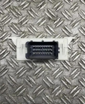 Toyota Avensis T250 Window wiper relay 