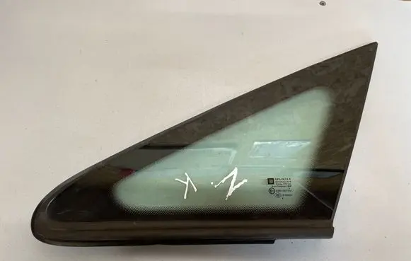 Opel Zafira B Front triangle window/glass 