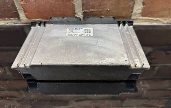 Hyundai i10 Engine control unit/module ECU 3911607369 1E46401X 9001340507KA