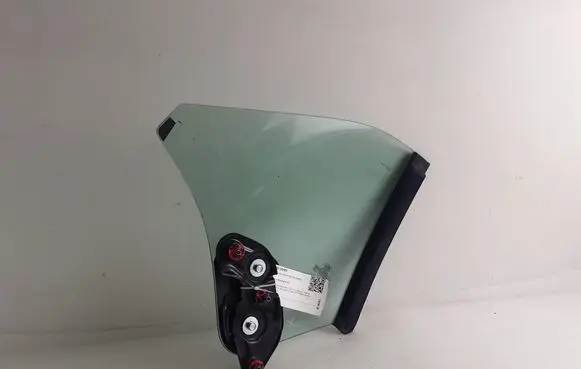 Ford Mustang VI Rear side window