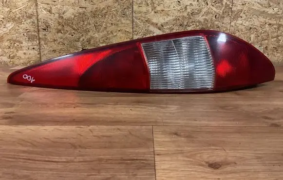 Ford Mondeo Mk III Rear/tail lights 1S7113404C 0374D 0314D