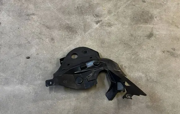 Ford Escape IV Wiper trim LJ6B-S02476-BB LJ6BS02476BB