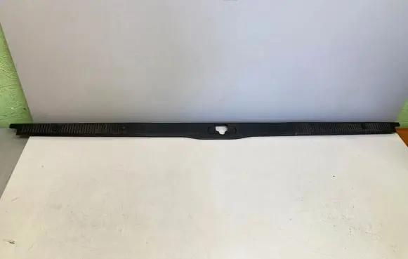 Mercedes-Benz E W123 Trunk/boot sill cover protection 1236980089
