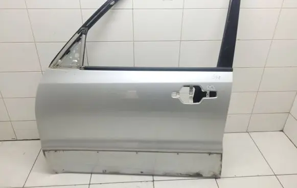 Mitsubishi Pajero Front door