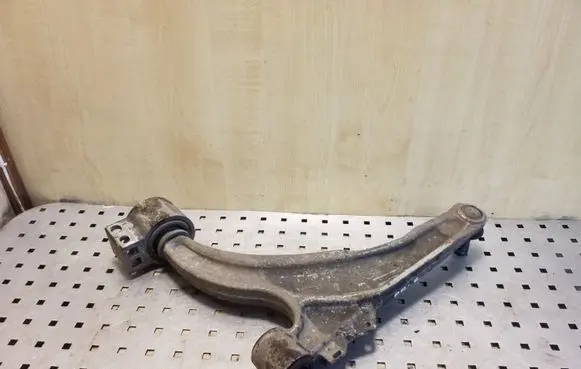 Opel Astra J Front lower control arm/wishbone