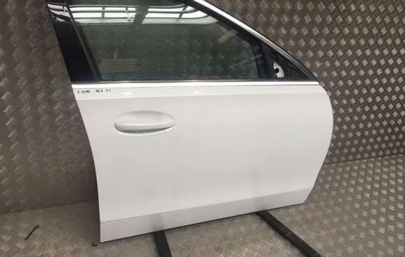 Mercedes-Benz C W206 Front door 