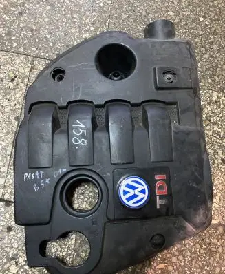 Volkswagen PASSAT B5.5 Engine cover (trim) 038103925