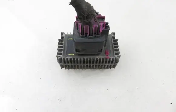 Opel Zafira B Glow plug pre-heat relay 51299018B 55354141