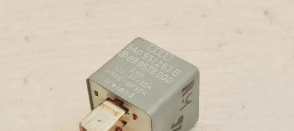 Opel Zafira A Other relay 8A0951253B 899578000