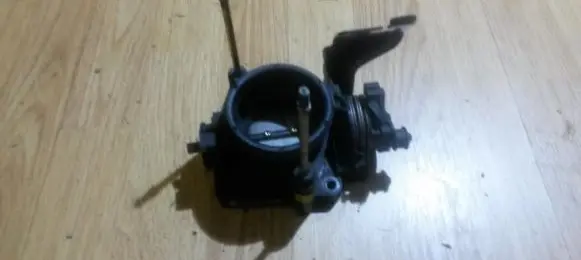 Ford Mondeo MK II Throttle valve 988fee