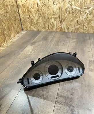 Mercedes-Benz E W211 Speedometer (instrument cluster) A2115403847 11008028318