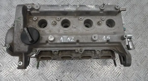 Toyota Yaris Engine head 