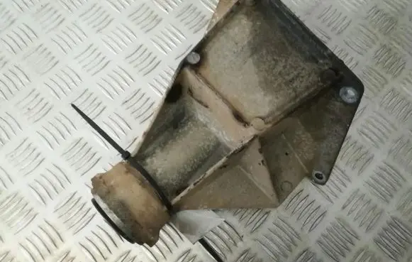 BMW X5 E53 Engine mounting bracket 31537503120 31.58-7503120