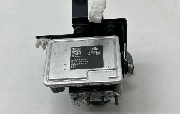 Nissan Navara D23 ABS Pump 476605JU0A