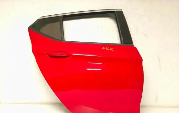 Opel Astra K Rear door