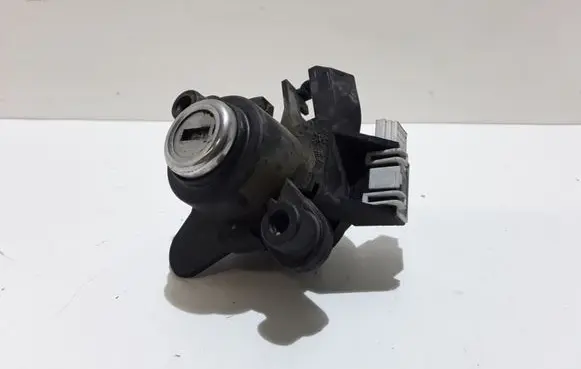BMW 5 E60 E61 Tailgate exterior lock 