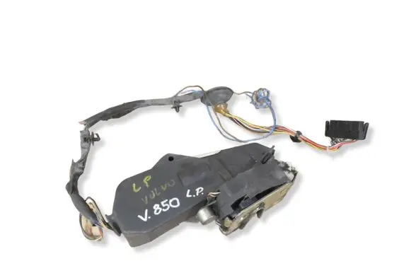 Volvo 850 Front door lock 6085