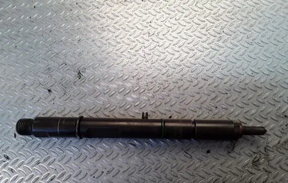 Audi A6 S6 C5 4B Fuel injector 059130201E