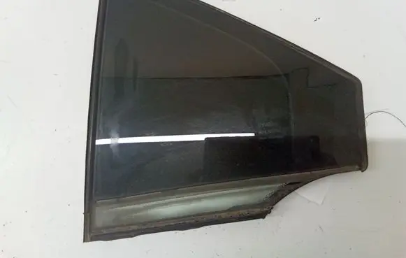 Nissan Primera Rear vent window glass 43R00048