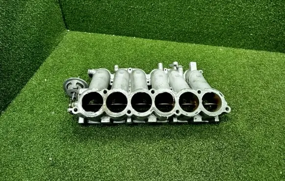 Mitsubishi Pajero Intake manifold MN135871OEM MN135871 VACV48005