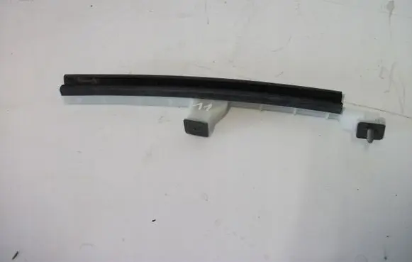 Renault Clio V Rear door windshield rail 822175039R
