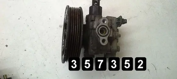 KIA Carens II Power steering pump