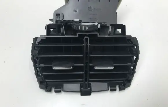 Rear air vent grill