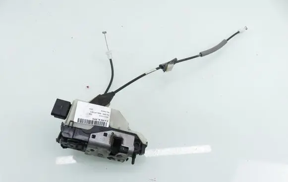 Peugeot 208 I Front door lock 9688079980