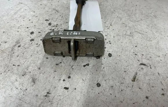 Toyota Auris 150 Rear door check strap stopper
