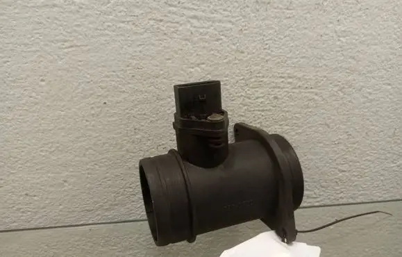 Volkswagen PASSAT B5 Mass air flow meter 0281002216 028906461