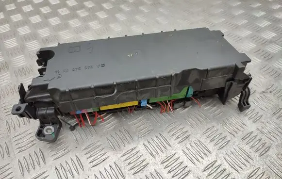 Mercedes-Benz CLA C117 X117 W117 Fuse module A2469067200 A2465402614