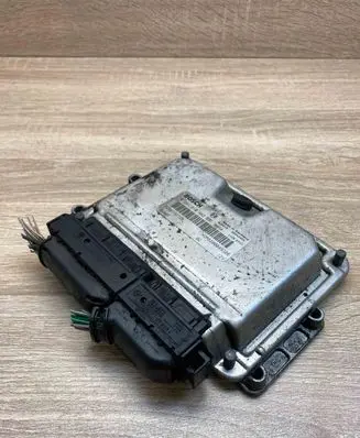Renault Scenic I Engine control unit/module ECU HOM8200049306 0281010442 WITHPLUG