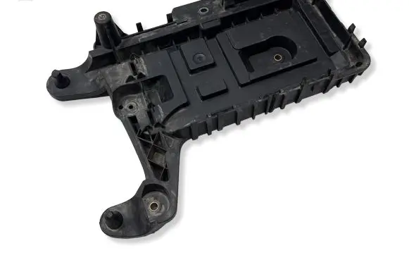 Volkswagen Caddy Battery tray 1K0915333