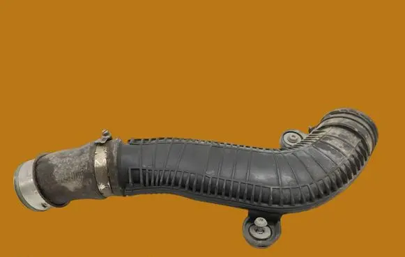Volkswagen PASSAT B8 Intercooler hose/pipe 1K0145840R
