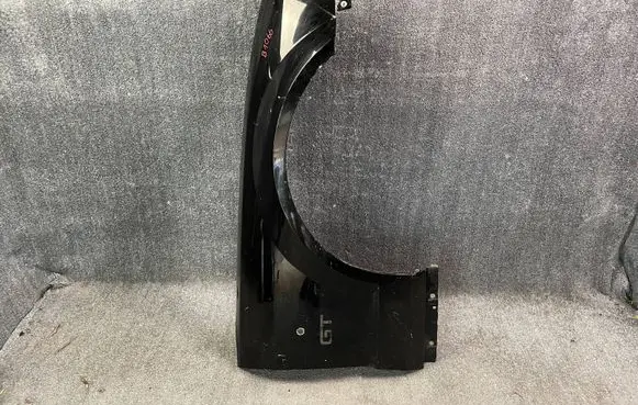 Ford Mustang V Fender B1066