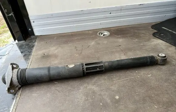 Volkswagen T-Roc Rear shock absorber/damper 5Q0513425H 5Q0513049HR