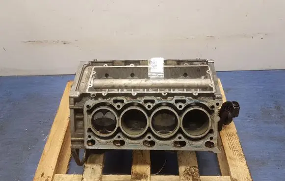 BMW 7 E38 Engine block N62B36A