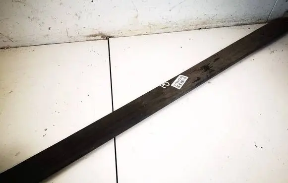 Front sill trim cover