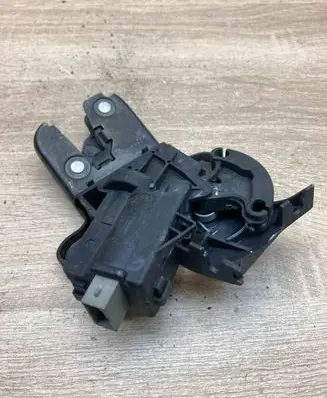 Volkswagen PASSAT B6 Tailgate/trunk/boot lock/catch/latch 4F5827505C