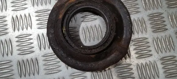 Ford Focus Coil spring mount 