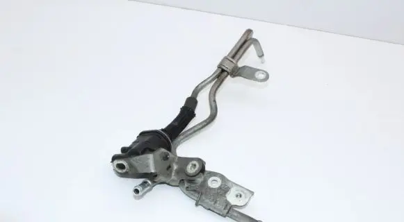Toyota Avensis T270 Engine mount vacuum valve 9091012276