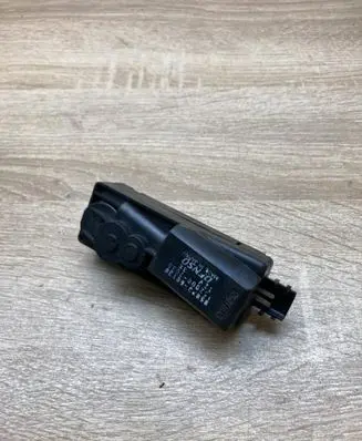 Toyota RAV 4 (XA30) Seat adjustment motor 8582060130 1620007030