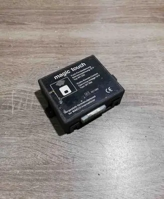 BMW 3 E30 Door central lock control unit/module 021386 040114996