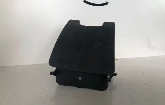Glove box